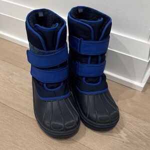 Black and Blue Kids Snow Boots Big Kids Size 6